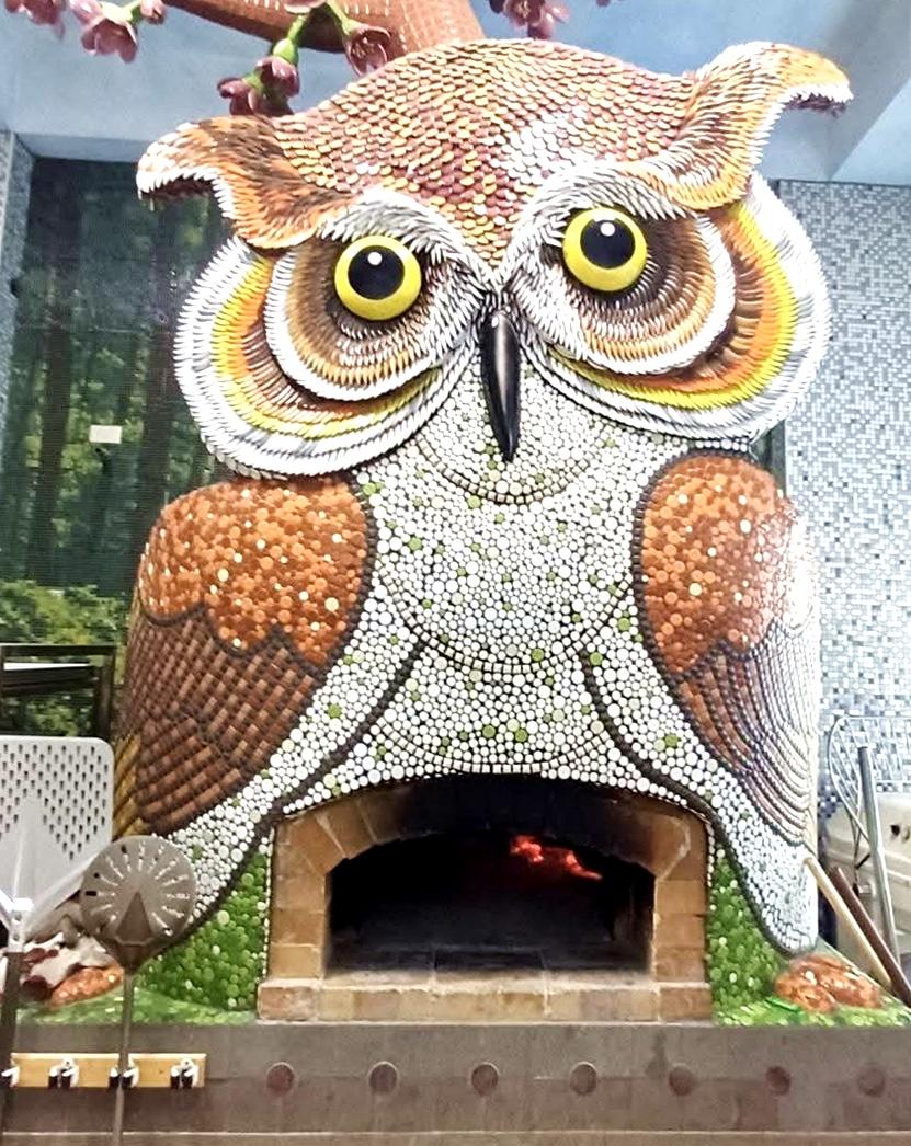 全國唯一的馬賽克貓頭鷹石窯。（業者提供）