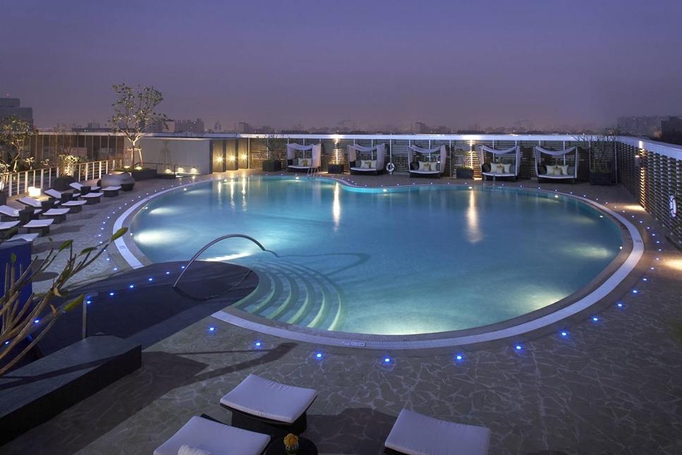 台南老牌五星酒店台南香格里拉，除了住房優惠，房客可以使用飯店設施，其中泳池與自助餐是飯店的賣點。（圖／飯店提供）