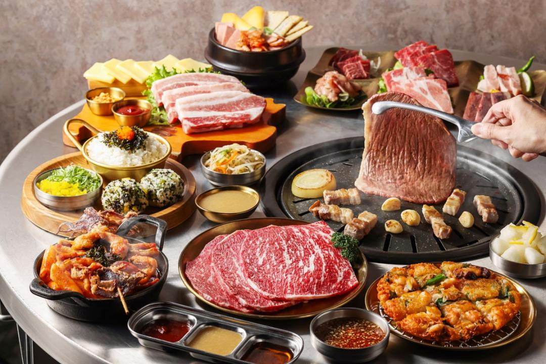 「金咕」消費1,398元(含)以上價位的多人套餐，就送刮刮卡1張。（圖／品牌提供）