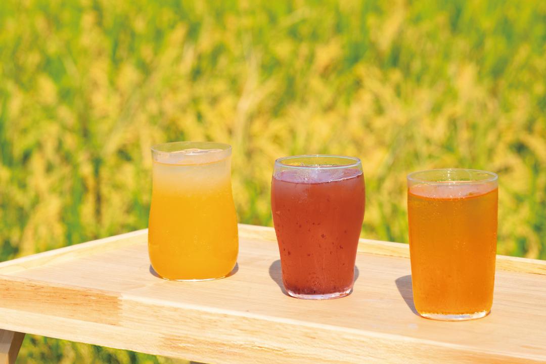 得正推出全新飲品，「金粹蕎麥綠寶」中杯35元、大杯40元，「馥莓蕎麥綠寶」中杯55元、大杯65元，「青檸甘蔗蕎麥綠寶」中杯75元、大杯65元。（圖／品牌提供）