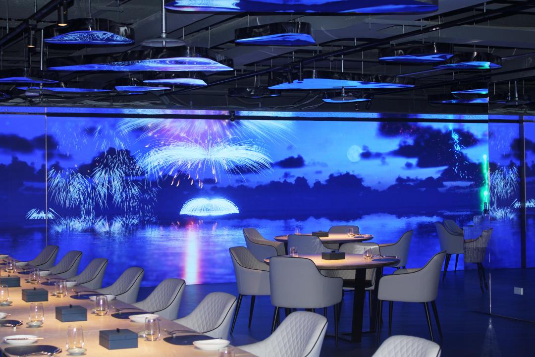eoi極致餐飲七夕限定，沉浸式煙火饗宴浪漫登場。（圖／品牌提供）