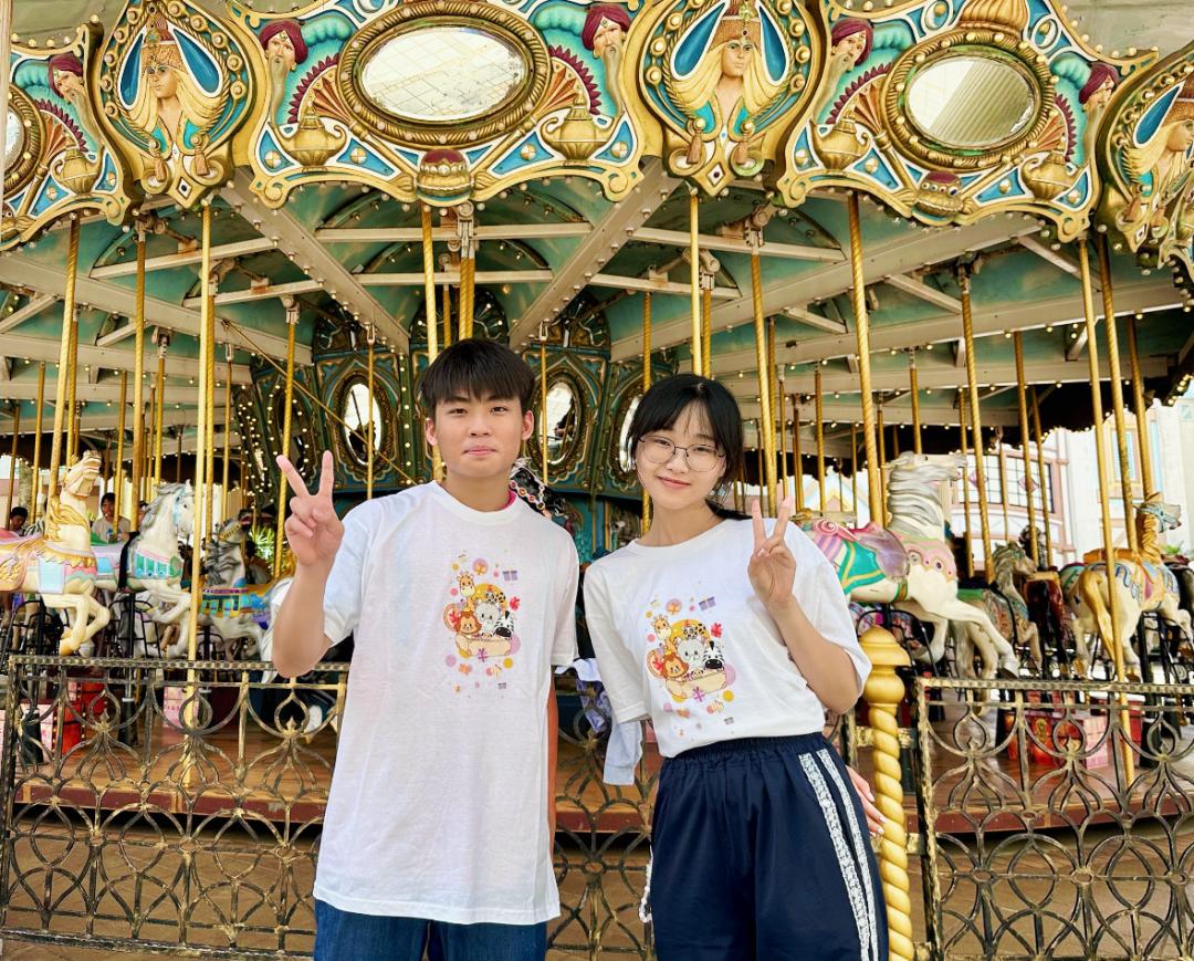 六福村七夕浪漫優惠限時三天，穿情侶裝入園，雙人只要1314元暢玩一整天。（圖／品牌提供）