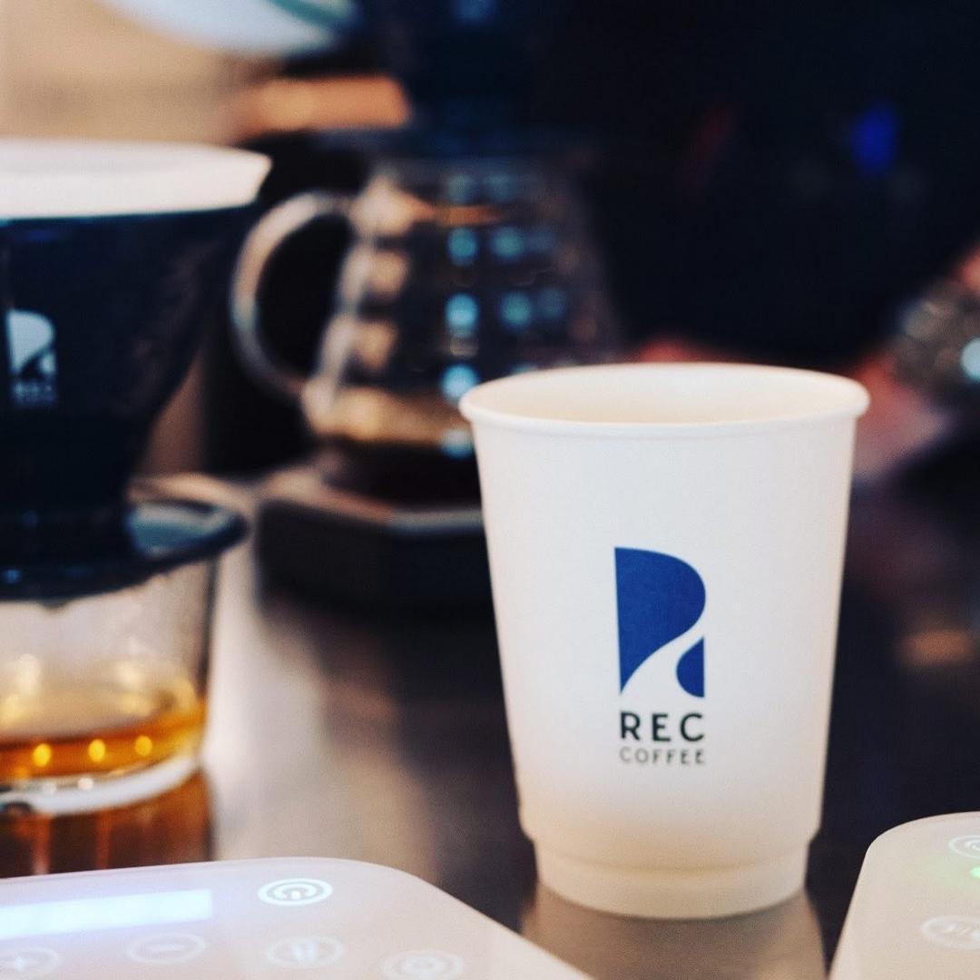 「REC COFFEE」創始人之一的岩瀨由和社長曾榮獲許多咖啡大賽獎項。（圖／REC COFFEE提供）