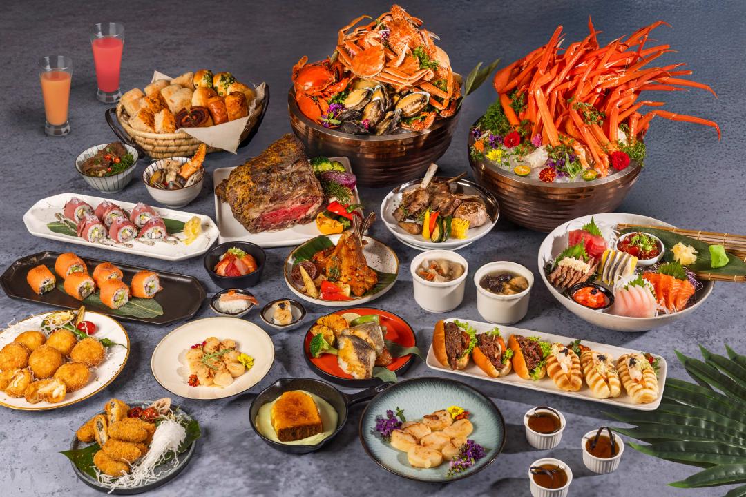礁溪長榮鳳凰全新推出週日限定奢華早午餐，琳瑯滿目的海陸佳餚一次齊聚。（圖／品牌提供）
