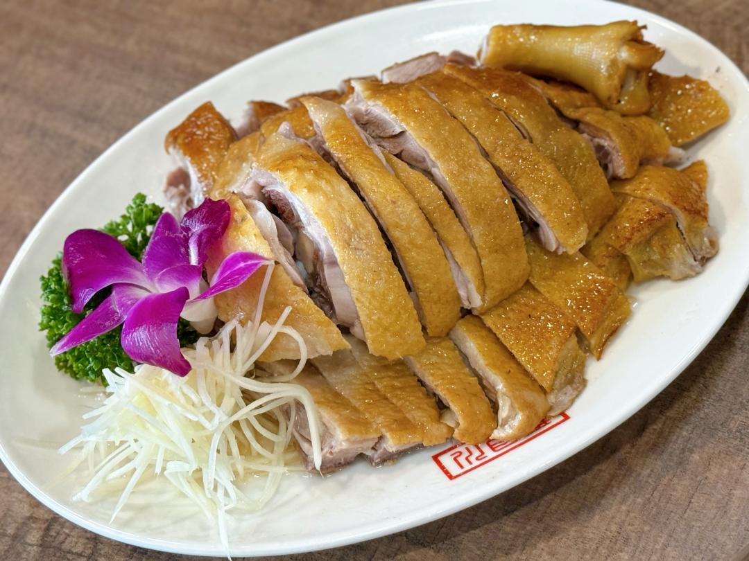 鵝肉後腿部位一兩40元起,每盤約700元~800元左右。(圖/記者郭宣暄攝)