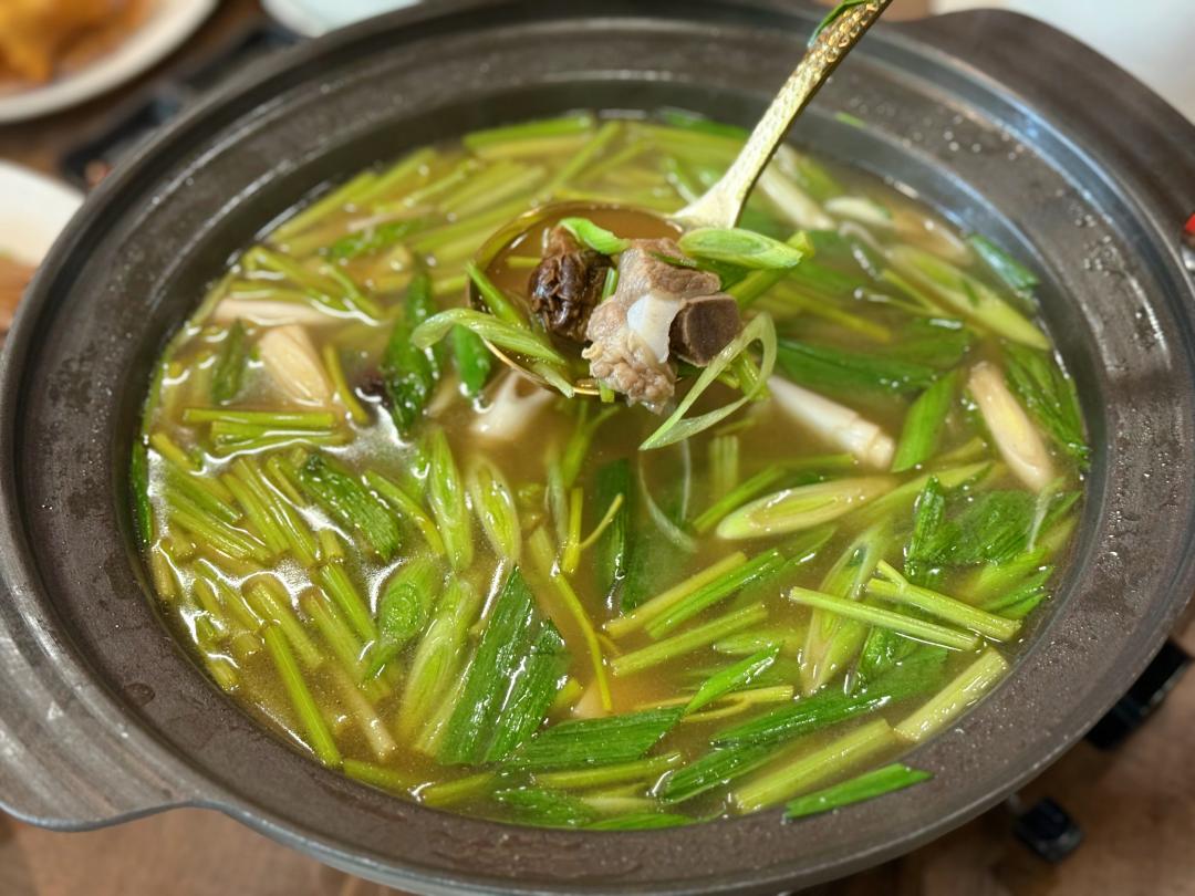 「魷魚螺肉蒜」1,680元採預訂制。(圖/記者郭宣暄攝)
