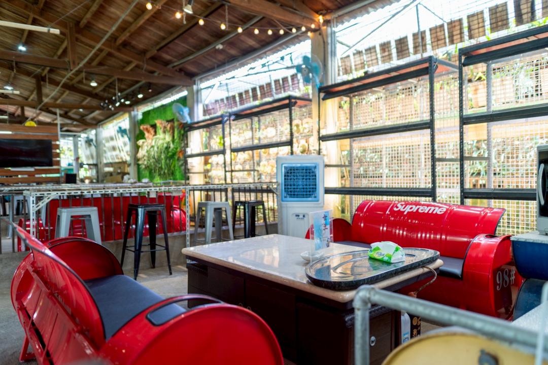 園區提供有吃有玩的服務,還能歡唱KTV。(圖/與你蕨緣提供)