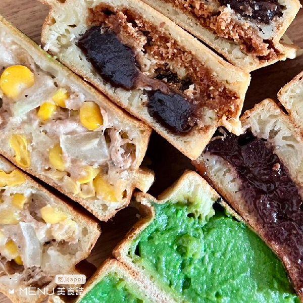 車輪餅一口爆餡6家必吃!這間只賣3口味仍排隊、「餅界LV」客製化烙印