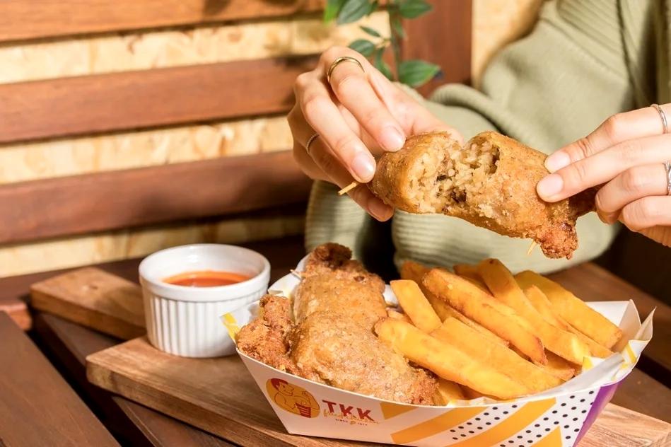 頂呱呱「99呱狂節」99元大啖招牌呱呱包+地瓜薯條。圖為示意,非優惠組合。(圖/品牌提供)