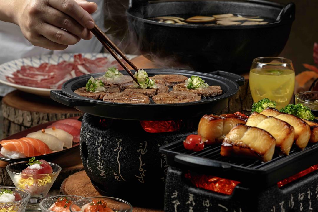 「仙台炭香牛舌燒」以直火炙燒五至七分熟。(圖/品牌提供)