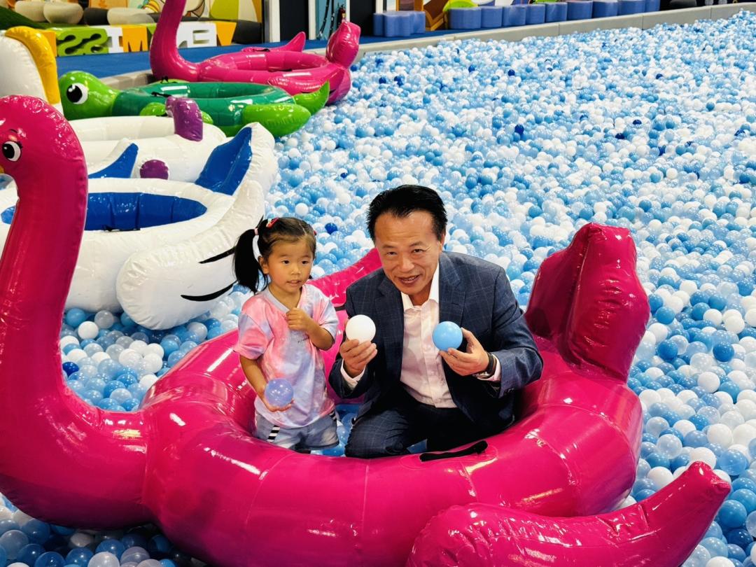 嘉義縣長翁章梁出席「好想兔海洋探險島」開幕式。(記者蔡宗勳攝)