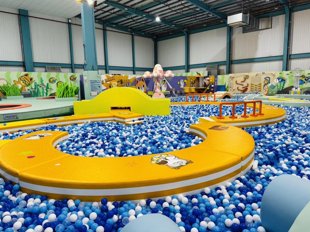 「好想兔海洋探險島」500坪超狂球池。(記者蔡宗勳攝)