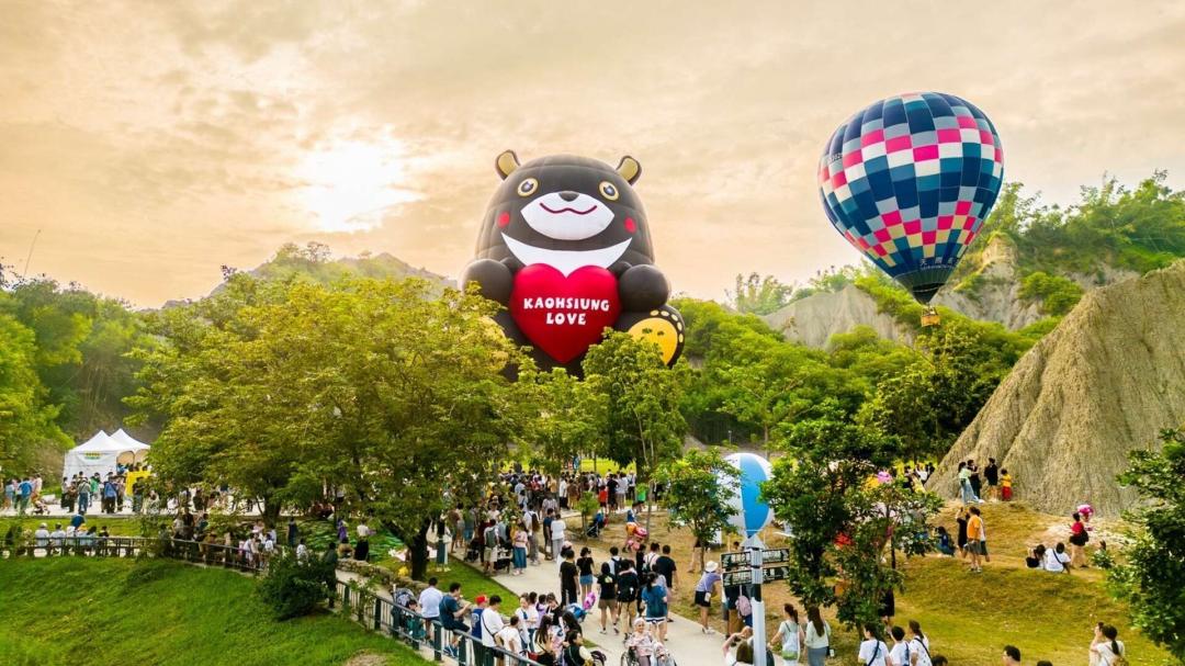 高雄熱氣球活動9月27日至29日、10月4日至6日在田寮月世界率先登場。（圖／高雄旅遊網提供）