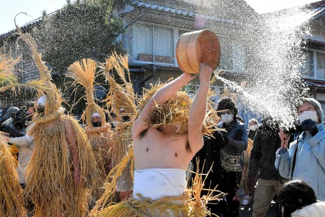 日本旅遊必追10大冬季祭典！夢幻雪祭冰雕賞銀白世界、繽紛燈節迎新年