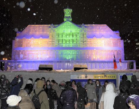 日本旅遊必追10大冬季祭典！夢幻雪祭冰雕賞銀白世界、繽紛燈節迎新年