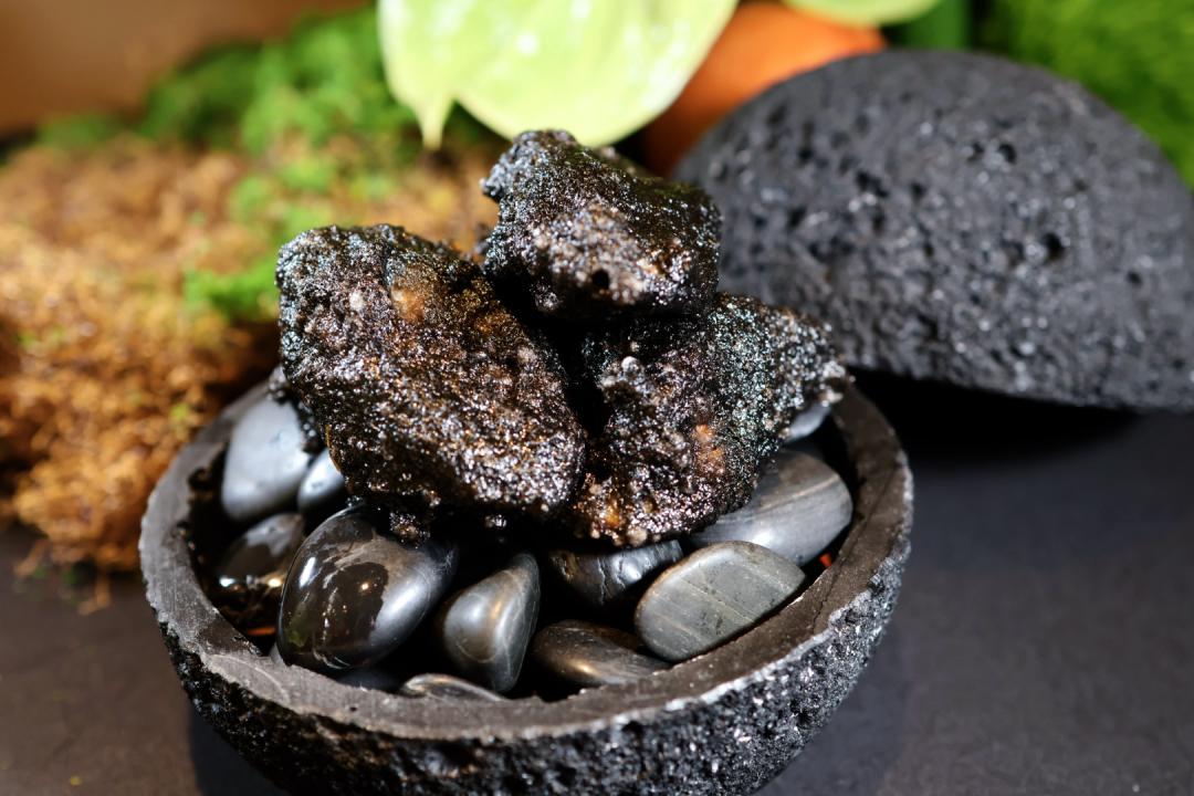 「Noir Surprise」北部售價350元、中部售價320元。（圖／記者郭宣暄攝）