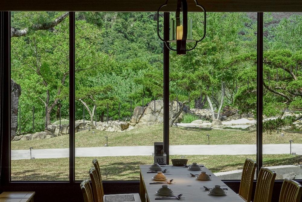 「山林兼味」四面引景入室。（圖／業者提供）