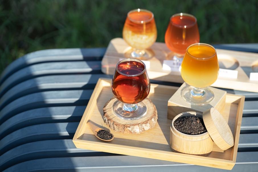 麻古茶坊即日起推出秋季全新代表作「紅萱烏龍」，北部東部離島45元、中南部35元。（圖／品牌提供）