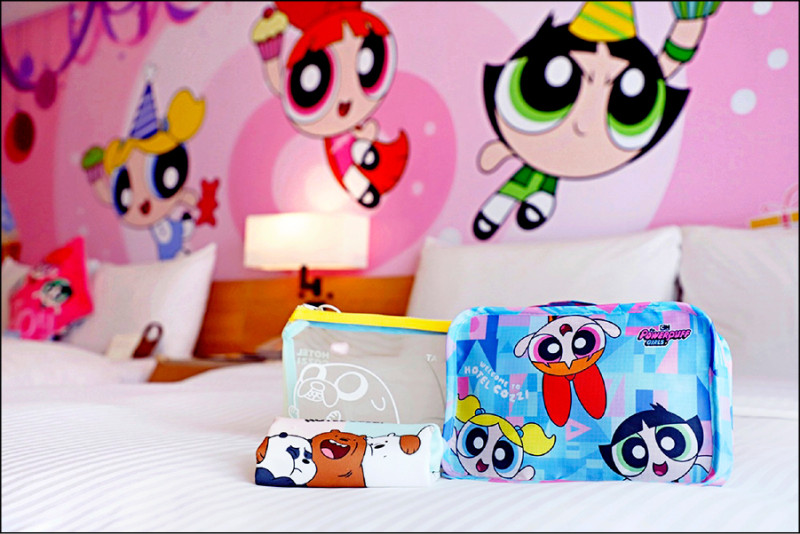 和逸飯店‧台南西門館同步推出「卡通明星限時開趴」會員住房專案，含早餐並加贈卡通頻道周邊商品。（和逸飯店‧台南西門館提供）