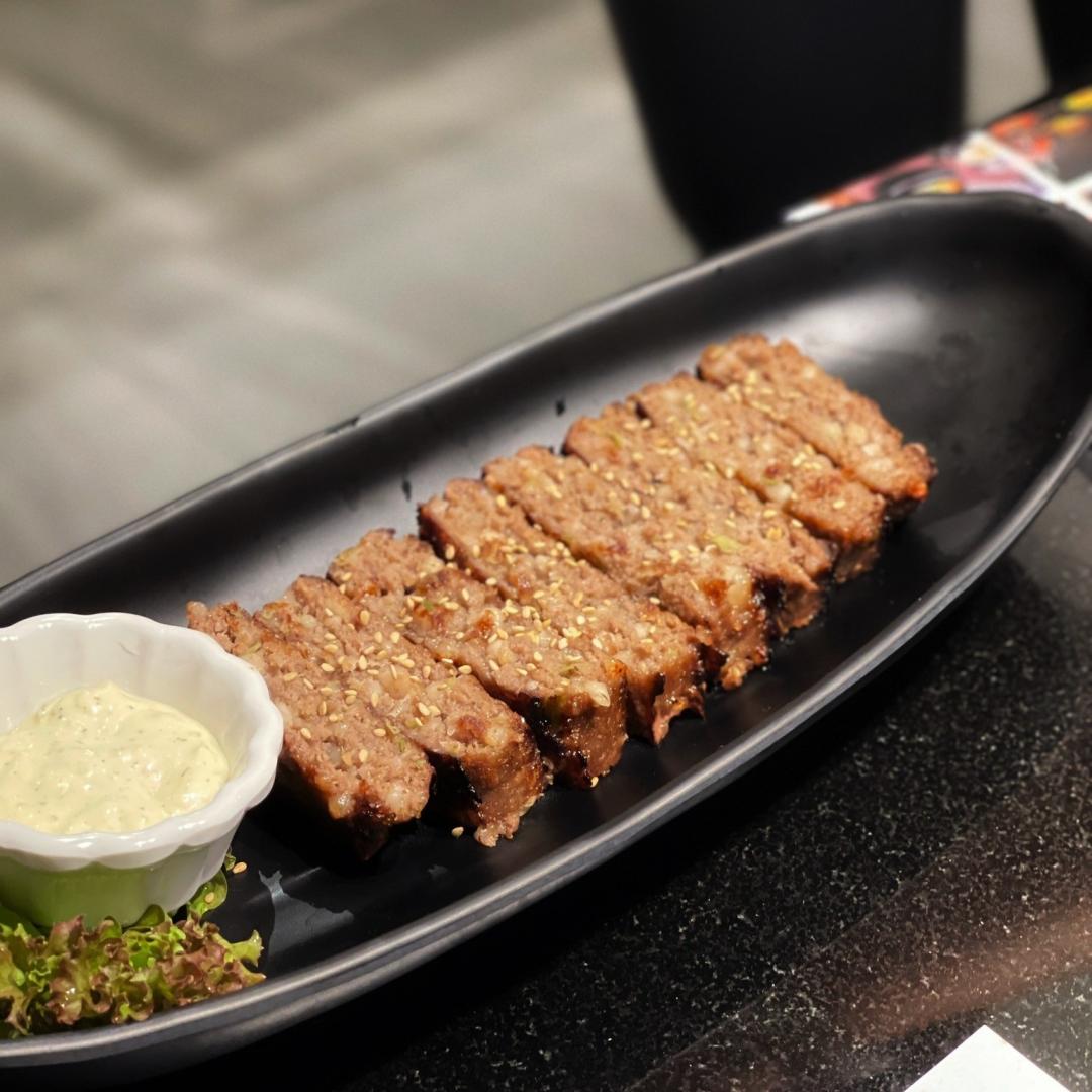 「牛肉年糕末餅」450元。（圖／業者提供）