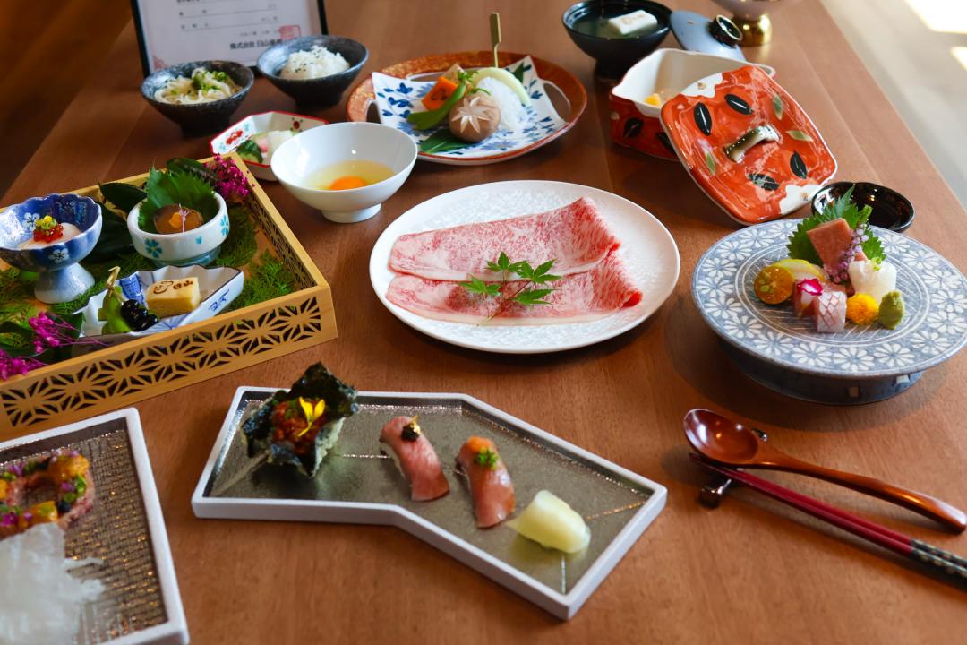 東京米其林一星「壽喜燒割烹 日山」登台，10月7日於台北新光A4開幕，圖為「極上・日山」套餐4,880元。（圖／記者郭宣暄攝）