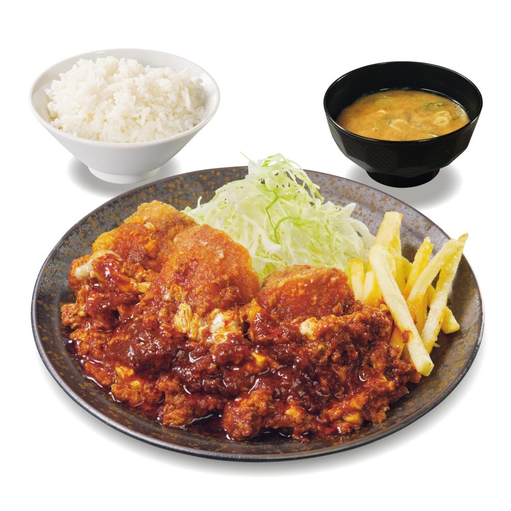 日本最大炸雞品牌「KARAYAMA」進駐桃園機場！吉豚屋祭半公斤雞優惠同慶