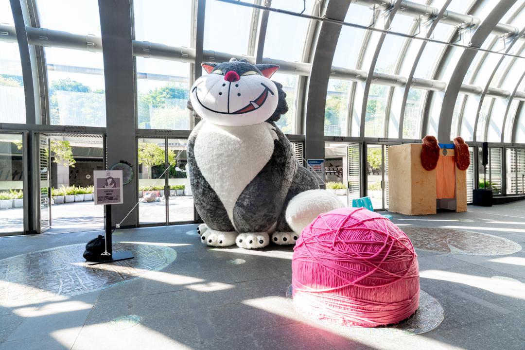 4米高酷跩「魯斯佛」於大安森林公園站亮相。（圖／台灣華特迪士尼提供）