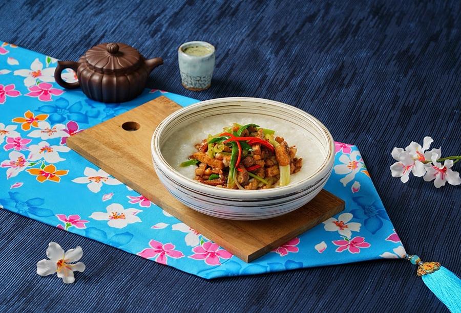 盛宴自助餐廳早餐限定推出客家美食經典代表「客家小炒雜炊」。（新竹喜來登飯店提供）