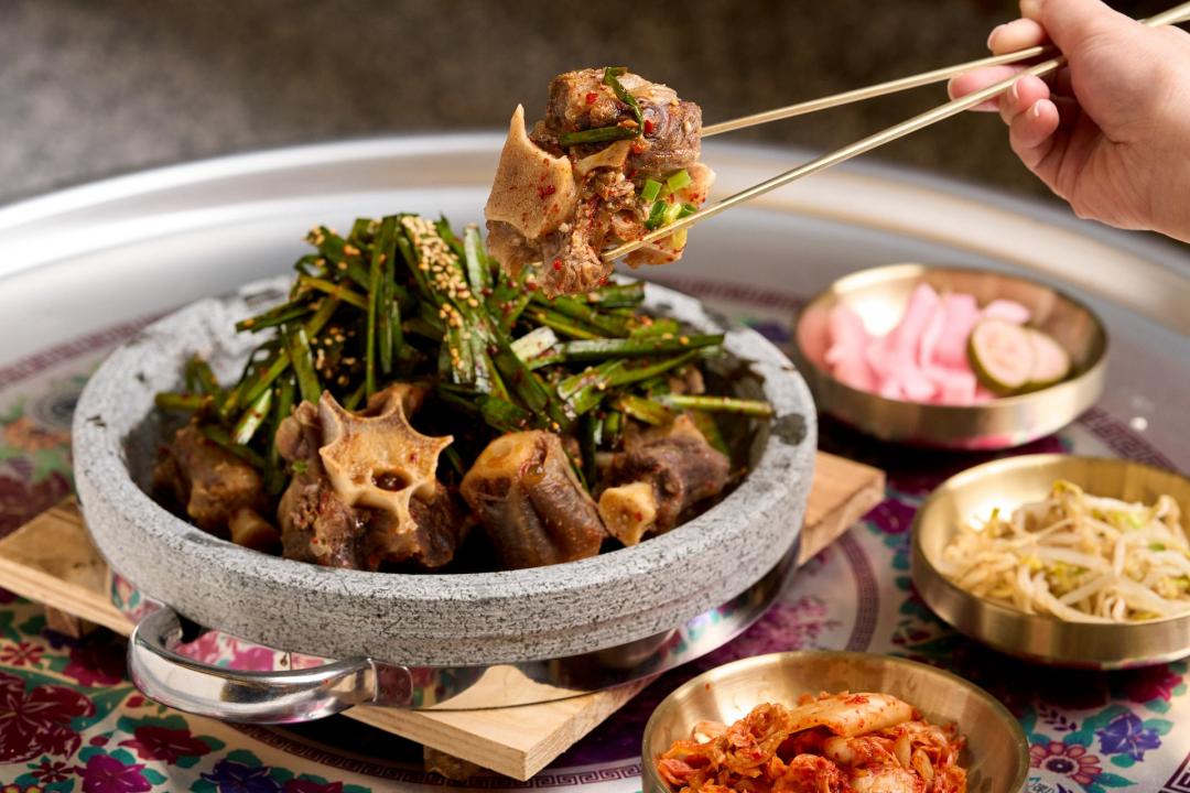 「首爾蒸牛尾」是連台北都相當少見的經典菜色。（圖／品牌提供）