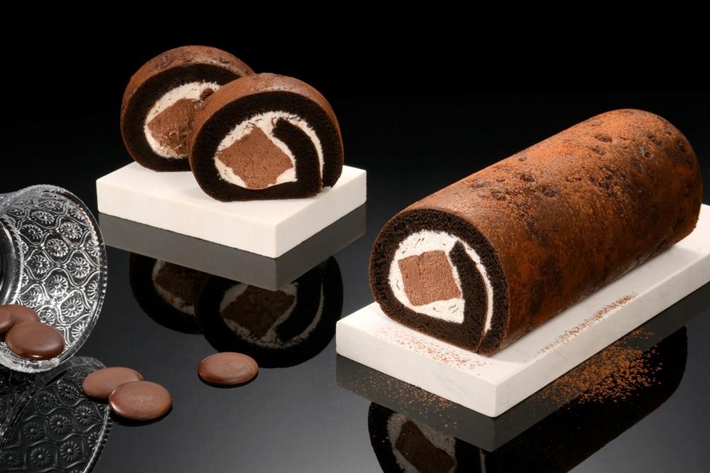 亞尼克厄瓜多爾黑巧克力生乳捲585元(18cm)/520元(12cm獨享捲)。（圖／品牌提供）