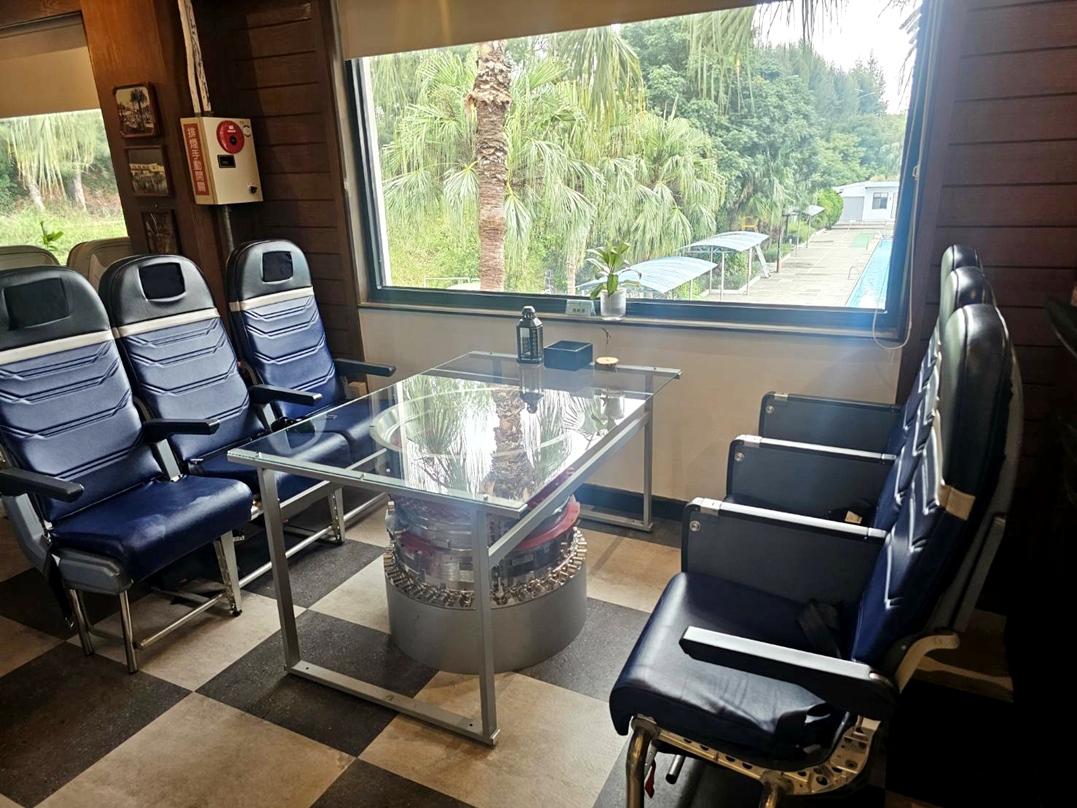 台中喝下午茶看飛機新秘境!美式航空風「翔園文旅」開幕 台中喝下午茶看飛機新秘境!美式航空風「翔園文旅」開幕