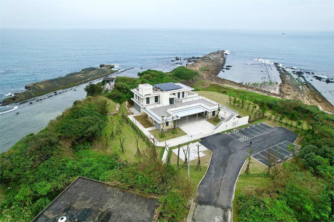 軍事據點化身３間絕美咖啡廳！和平島制高點賞海景、廢棄營舍變小希臘