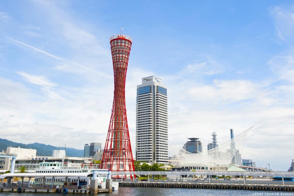 從神戶機場和市中心前往神戶港皆十分便利，旅客可在郵輪行程前後輕鬆停留市區，享受神戶獨有的異國風情。（圖／品牌提供）