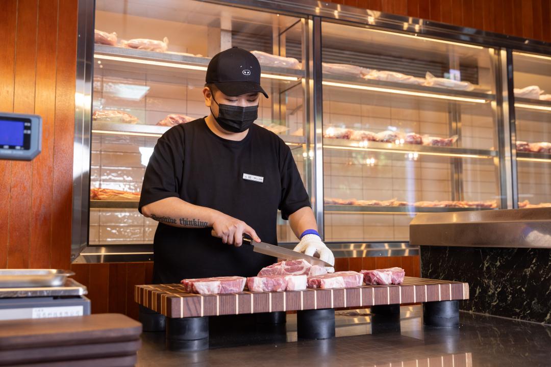 韓式燒肉名店「金豬食堂」強調使用最高品質的究好豬。(圖/品牌提供)