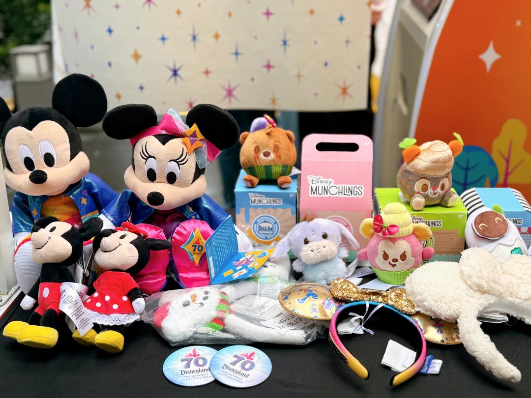 現場完成指定任務，有機會把價值破千元的70週年限定周邊帶回家。（圖／記者郭宣暄攝）