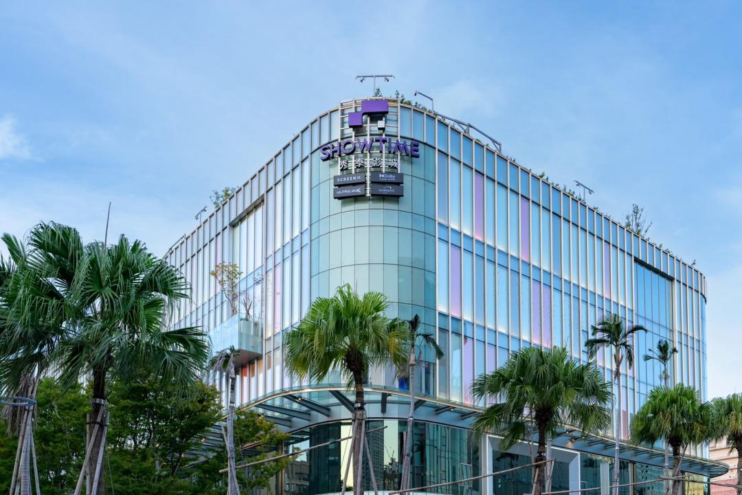 秀泰影城進駐台北大巨蛋2樓至5樓，總樓地板面積達3,000坪，設有14座影廳、1,750席座位。（圖／品牌提供）