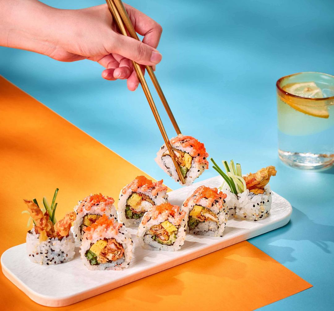 「軟殼蟹壽司」創造酥嫩有致、口感豐富的多重層次。(圖/品牌提供)