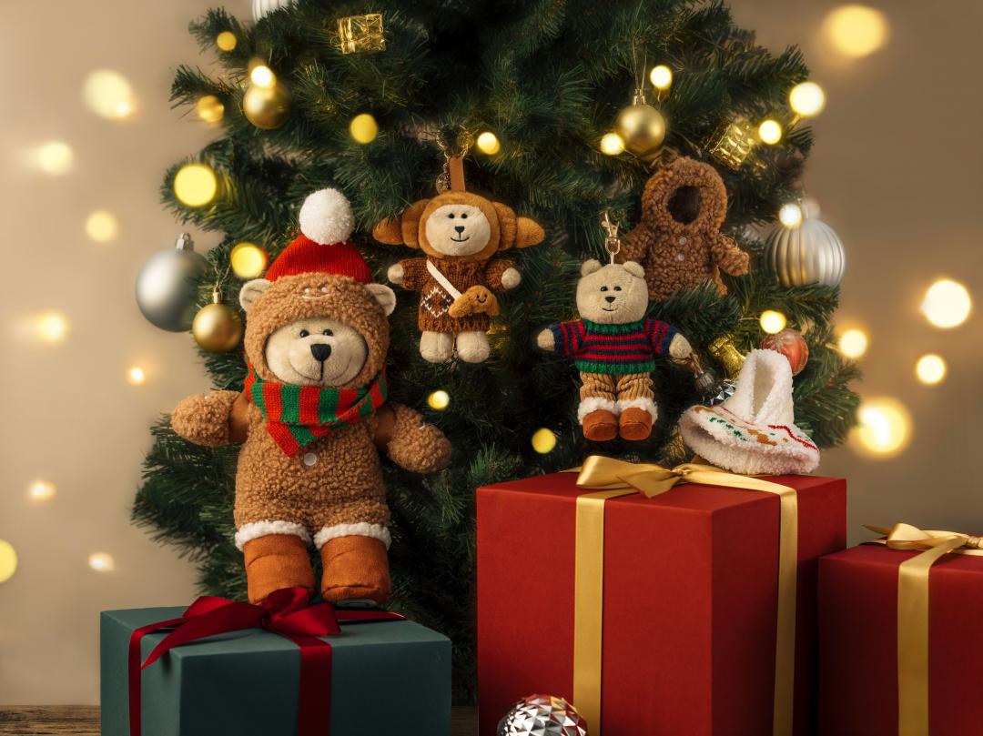 星巴克超人氣Bearista以全新造型萌趣登場!本次推出以薑餅人、可頌及耶誕換裝MINI熊寶寶組為主題的系列商品。(圖/品牌提供)