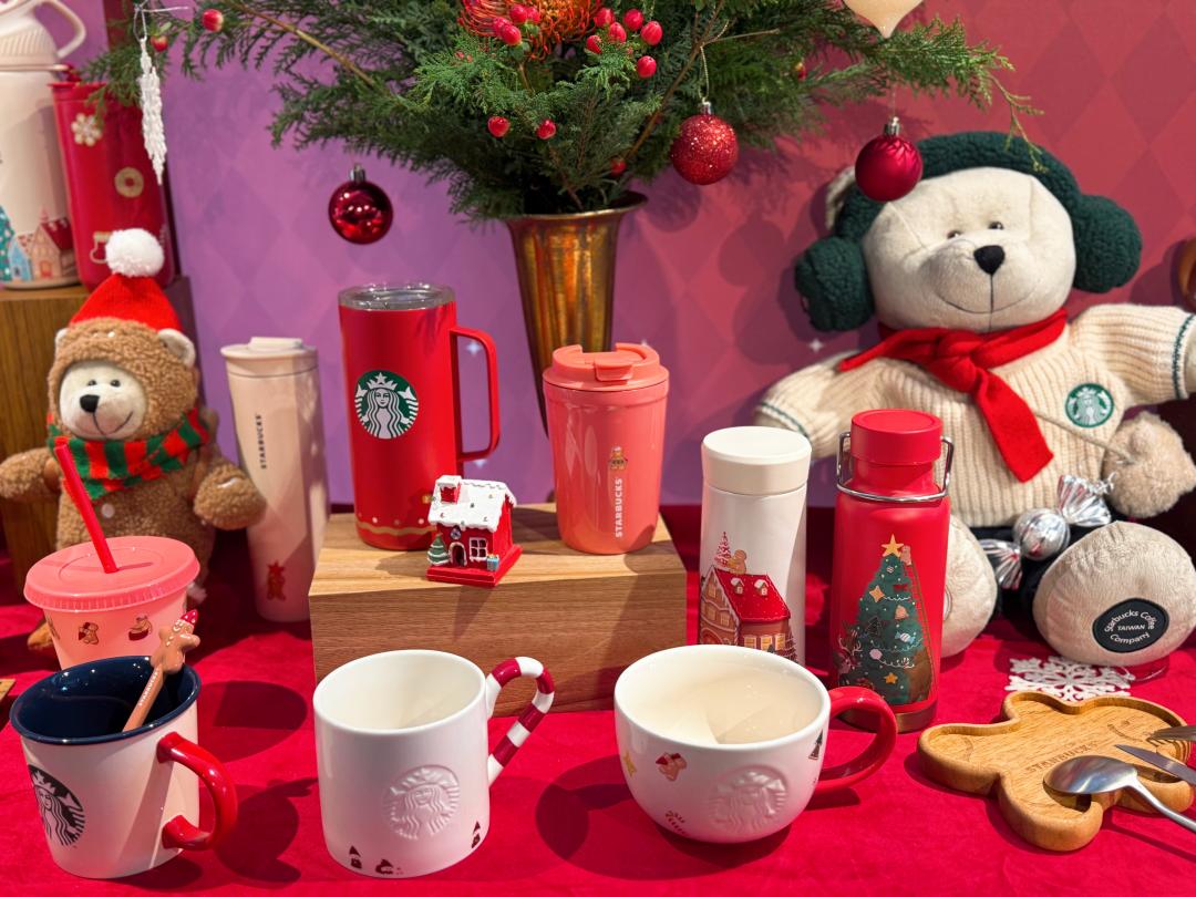 星巴克耶誕杯新品以三大主題華麗登場。(圖/記者郭宣暄攝)