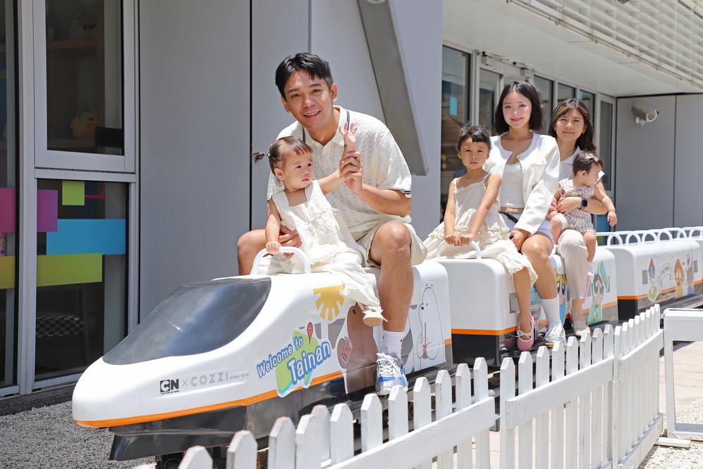 台南和逸飯店主打親子旅宿與會員價優惠，會員雙人房2688元起，跨年專案含宵夜與啤酒暢飲，親子餐廳推出主題套餐與遊樂空間。（和逸飯店‧台南西門館提供）