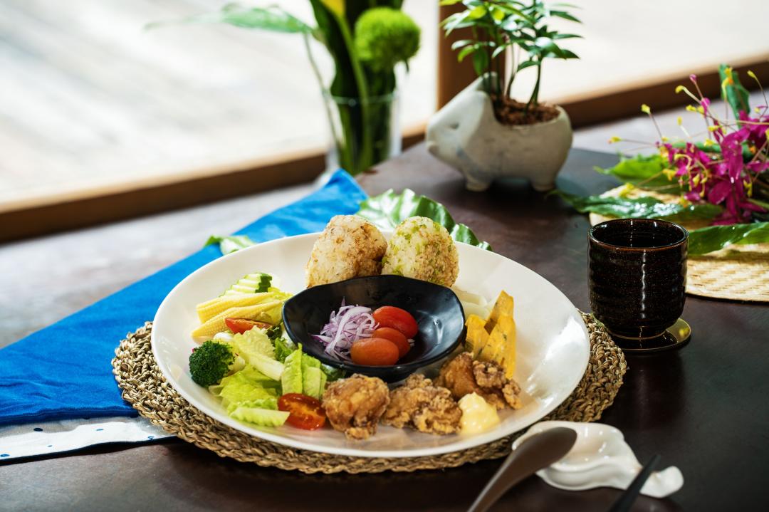 台泥DAKA攜手雲朗觀光外燴團隊,將在地食材「吉安米」、「花樂發畜牧場」雞蛋等花蓮風土精華入菜。(圖/台泥DAKA提供)