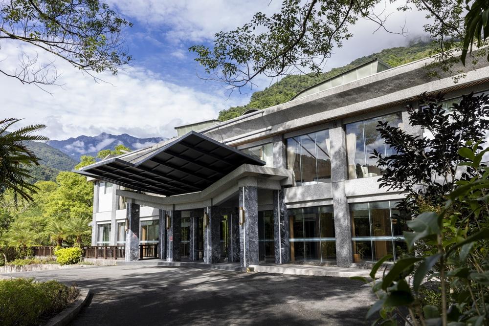 「天成逸旅-蝴蝶谷」座落於花蓮縣瑞穗鄉的富源國家森林遊樂區內，為天成飯店集團首度農業部林業及自然保育署攜手合作，以「永續、生態、度假」為核心理念共同打造的全新自然旅宿。（圖／飯店提供）