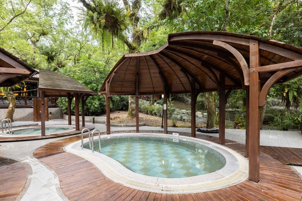 園區截取中央山脈下珍貴的萬年溫泉水脈，自在舒適的泡湯是身心放鬆的理想選擇。（圖／飯店提供）