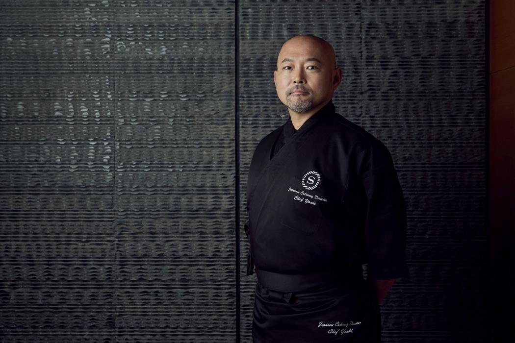 菊地良幸深受京都飲食文化薰陶，重視四季旬味與餐酒搭配，擅以職人手藝融入創新巧思。