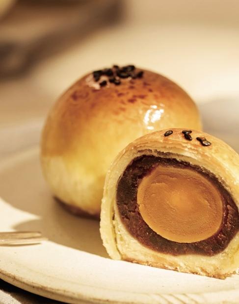 有「蛋黃酥界愛馬仕」之稱的陳耀訓蛋黃酥，今年春節檔期將於12/16中午12點30分於拓元售票系統開放預購。（圖／品牌提供）