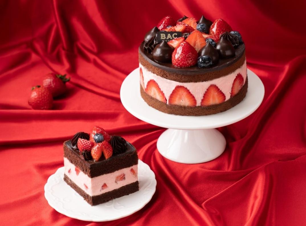 BAC「覆盆莓草莓巧克力蛋糕」6吋1,090元，販售期間即日起至2月下旬，依草莓產量可能提前結束，甜點迷建議提前預訂。（圖／品牌提供）