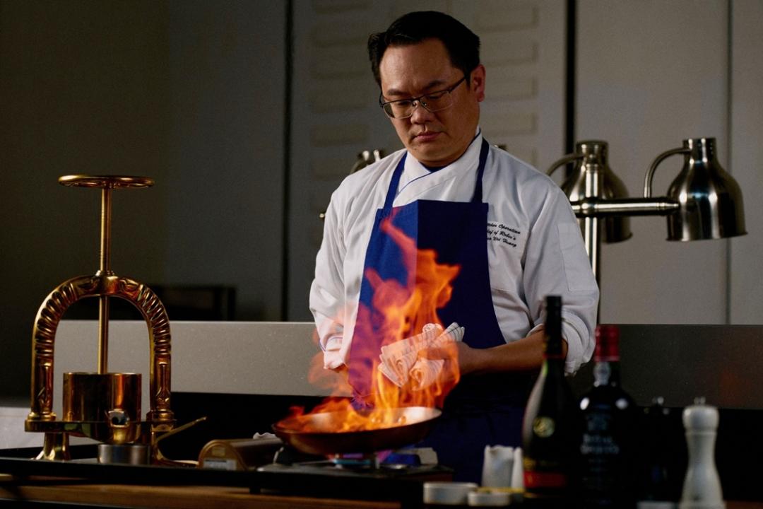 主廚黃國維從今年中就開始策劃重現經典名菜血鴨。（台南晶英酒店提供）