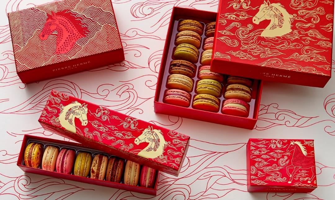 PIERRE HERMÉ PARIS「馭風臻味」4入裝禮盒600元，「錦馳呈祥」8入裝禮盒1180元，「金馭映瑞」12入裝禮盒1750元，「御馳翎采」18入裝禮盒2580元。（品牌提供）