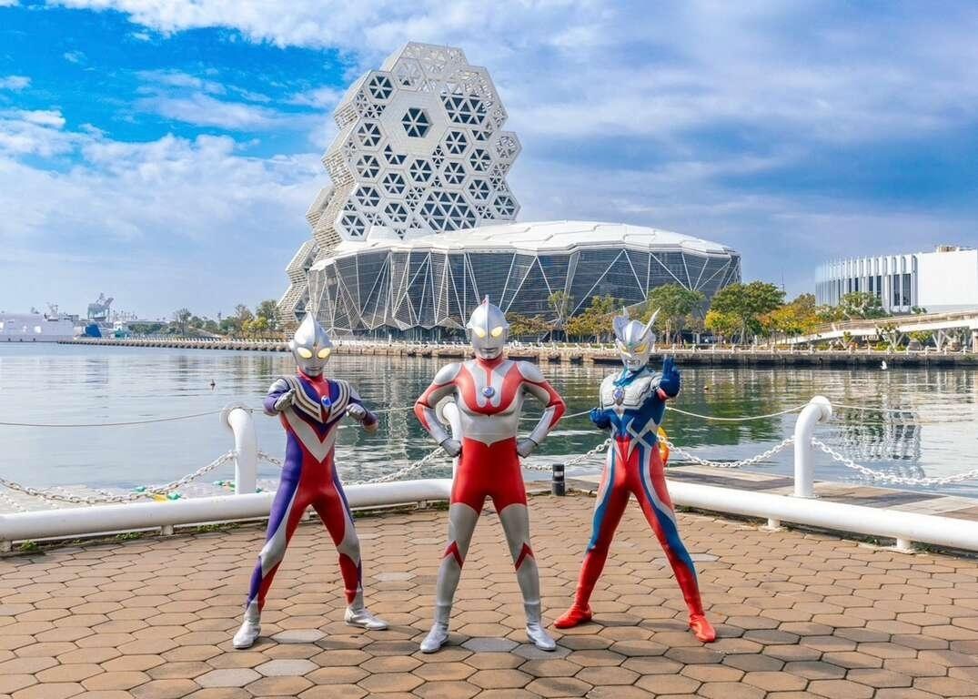 高雄燈會「2026 Kaohsiung Wonderland 冬日遊樂園」將於2月7日至3月1日，在愛河灣及高雄港16-18號碼頭盛大登場。（高雄市政府提供）