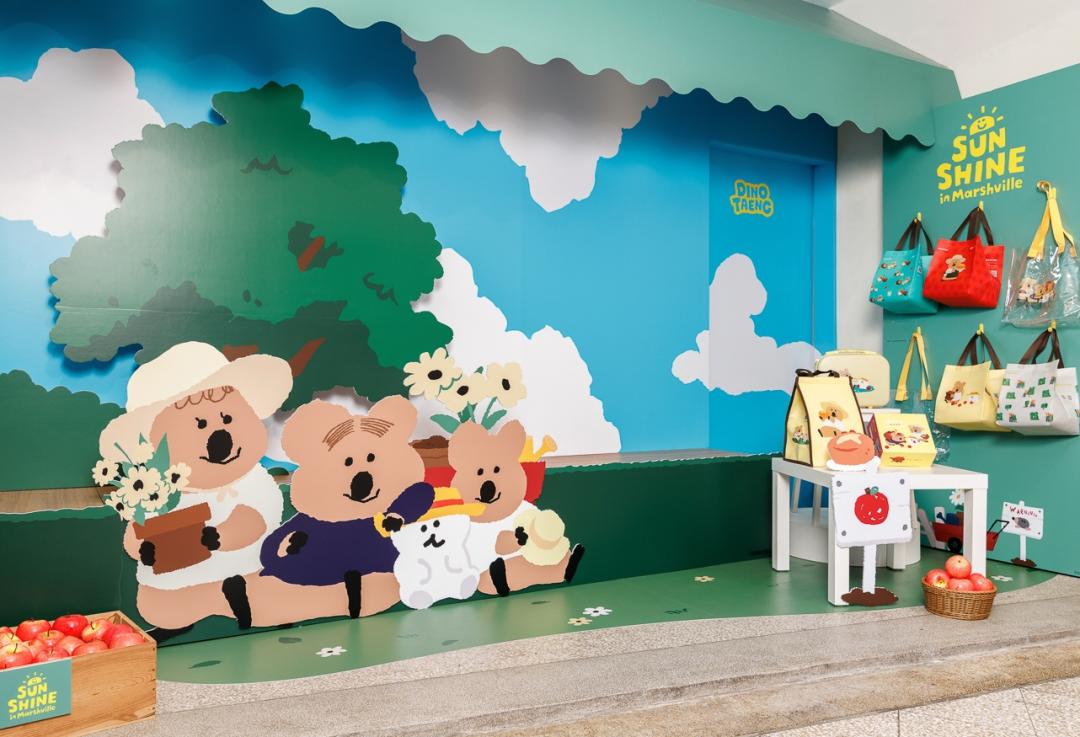 春上布丁蛋糕將充滿百年老街氛圍的迪化街門市打造為Marshville蘋果園主題區。（品牌提供）